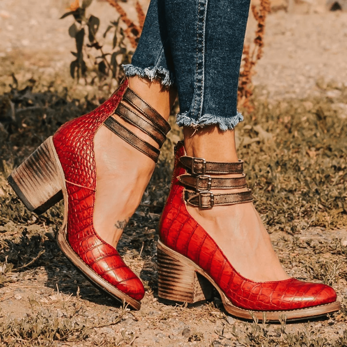 Elegant Comfort Sandals with Ergonomic Sole 7