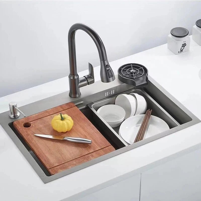 Kitchen Faucet With Pull-Out Sprayer & 360° Swivel 3