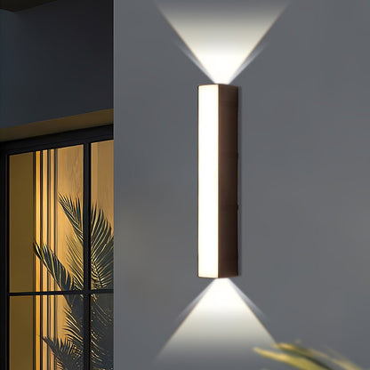 Modern Outdoor LED Wall Light in Black Aluminum 3