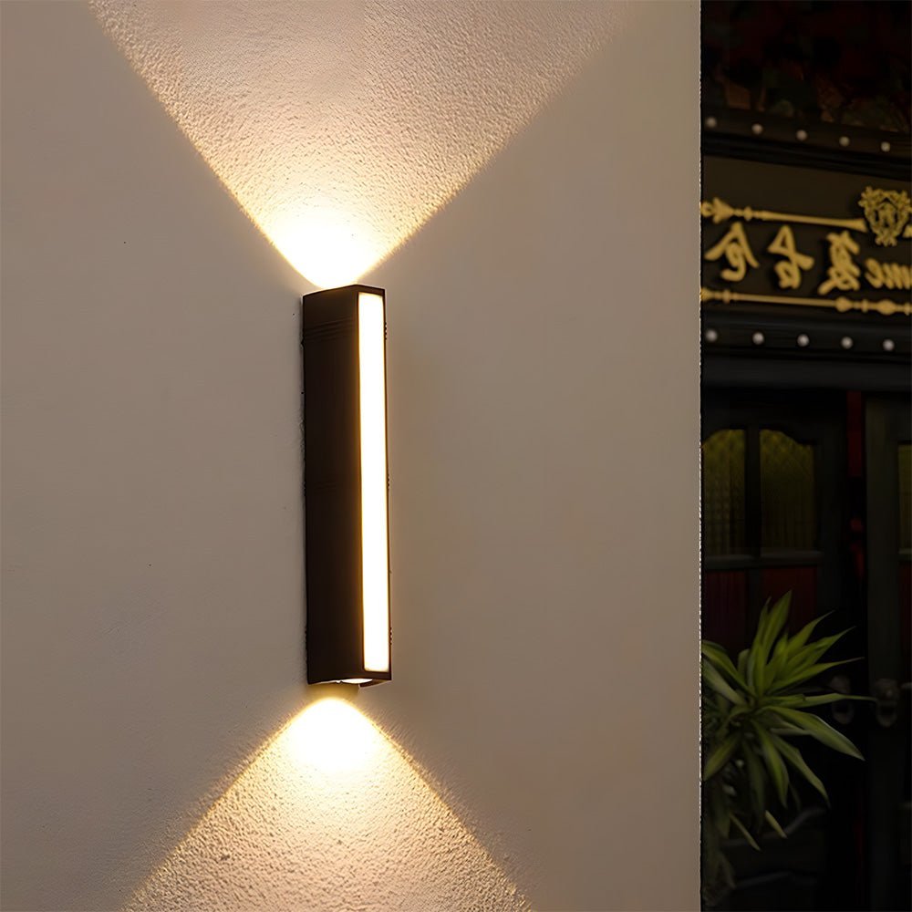 Modern Outdoor LED Wall Light in Black Aluminum 5
