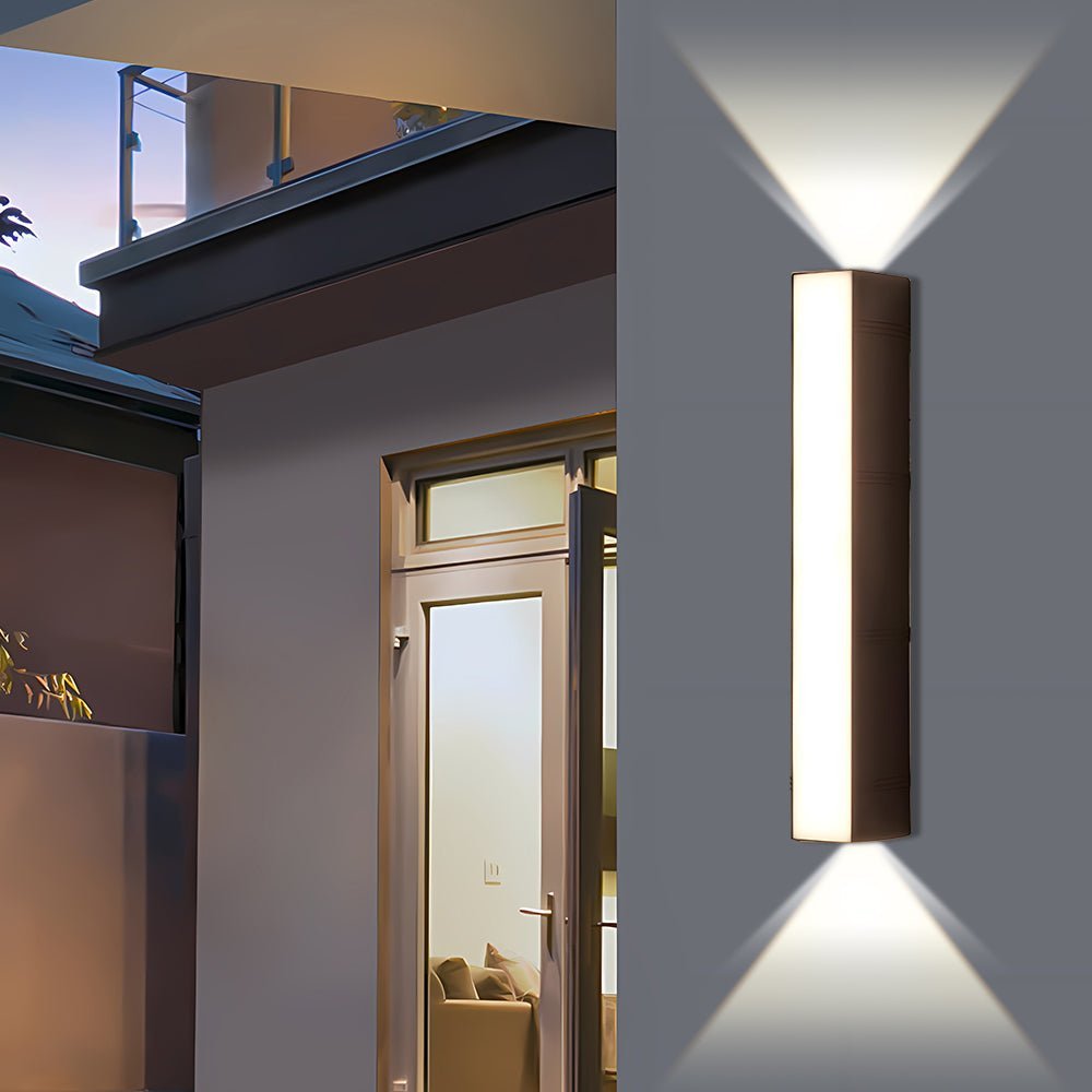 Modern Outdoor LED Wall Light in Black Aluminum 7